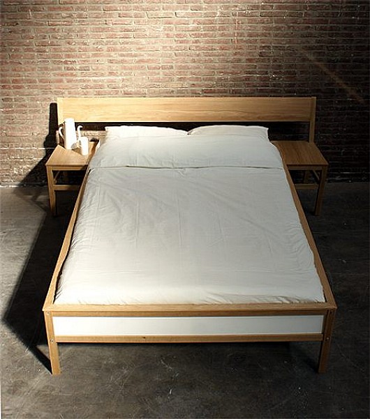 Diseño original de cama-mesa para el dormitorio