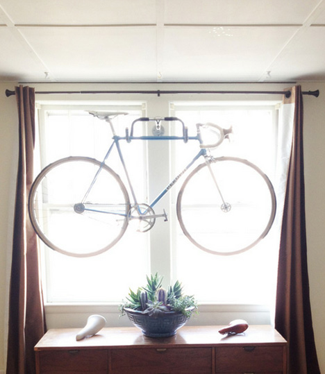 Cómo hacer una percha de pared para sujetar bicicletas