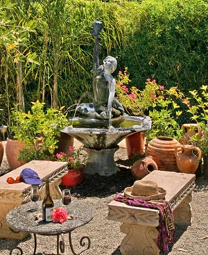 Cómo decorar un jardín pequeño y que parezca grande